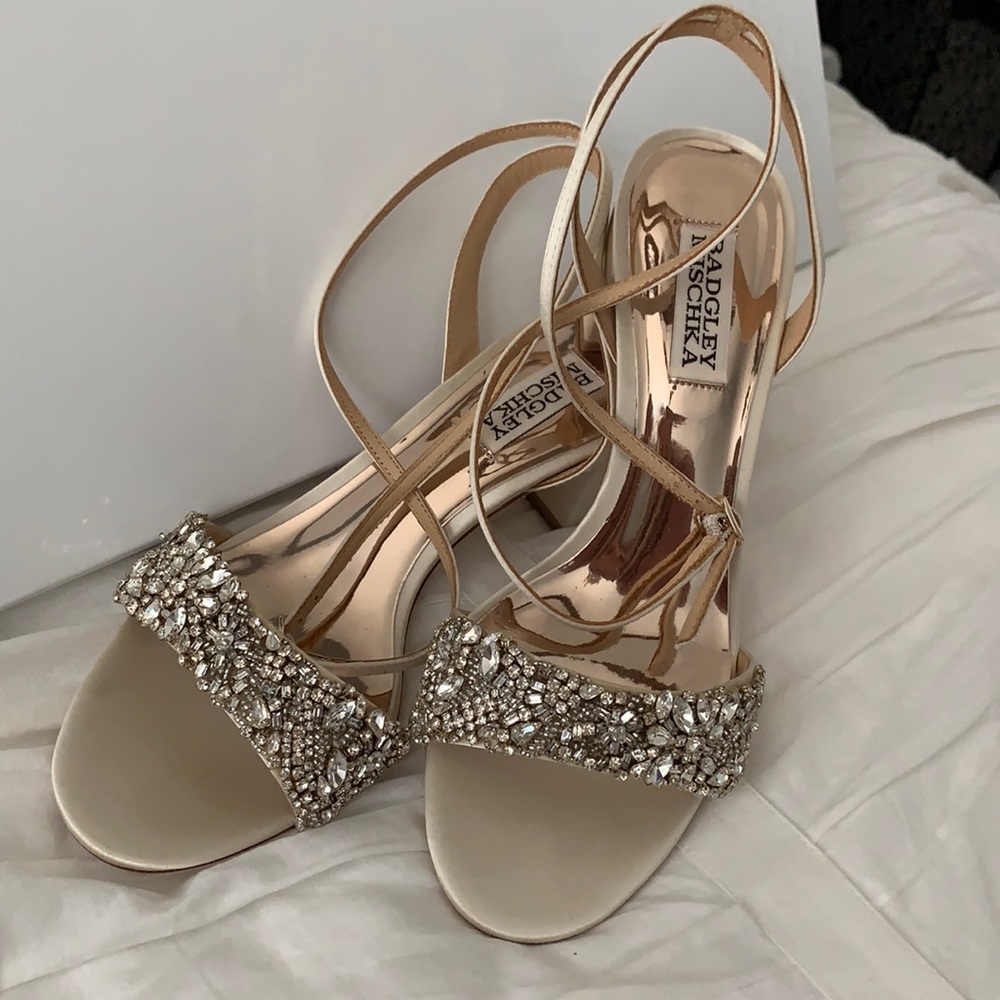 NEVER WORN Badgley Mischka heels!